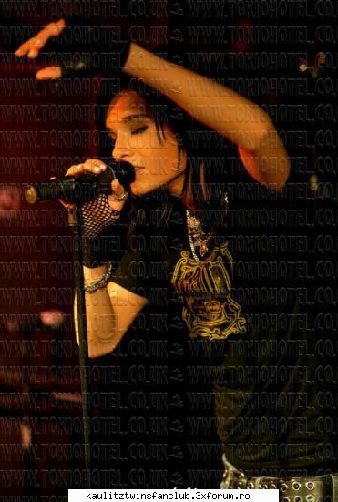 poze funny kei tokio hotel :d:d ala mai sus park era gigi becali varianta nemtzeaska aku pun kateva