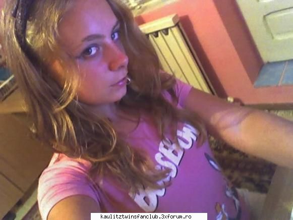 place moolt poza asta ps: nu`i pierce adev