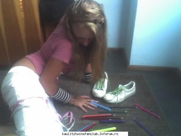poje noi!:d nimeni nui trece coltu` asta..aici ordona divinele