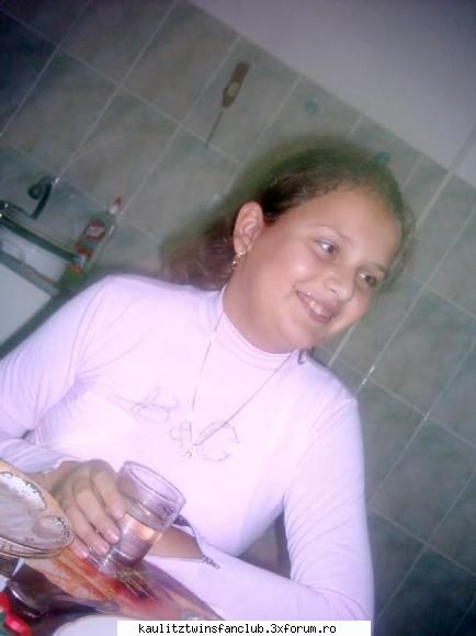 poje noi!:d poon FROM ROMANIA