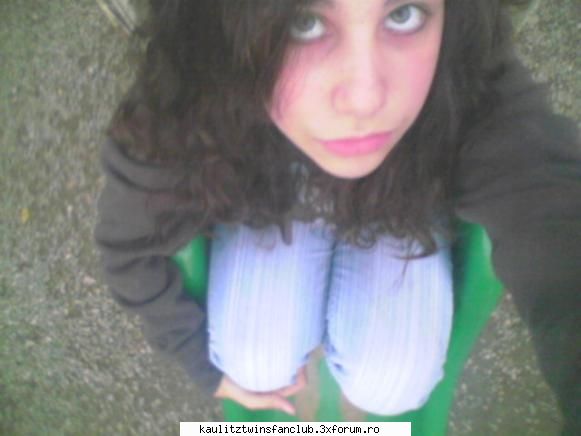 poje noi!:d hai draga esti mereu fak aratzi mai esti :p:p:p:p