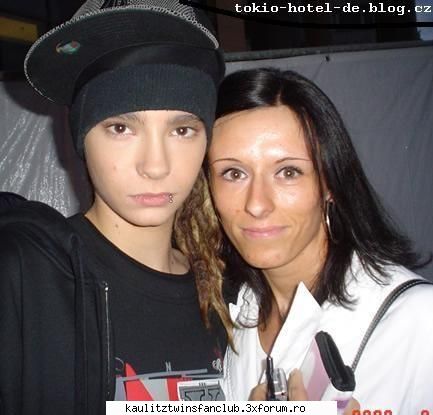 and fans.. pare asta cam batrana?! parca buniksa