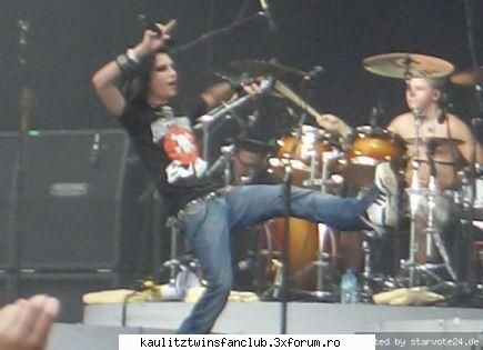poze funny kei tokio hotel :d:d mare dansator bill