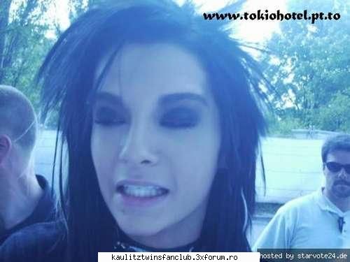 poze funny kei tokio hotel :d:d ochi are poza asta..