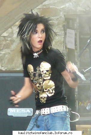 poze funny kei tokio hotel :d:d hai poon una(sper mai fost pusa)...e speriat nemtoaice sarakutzul