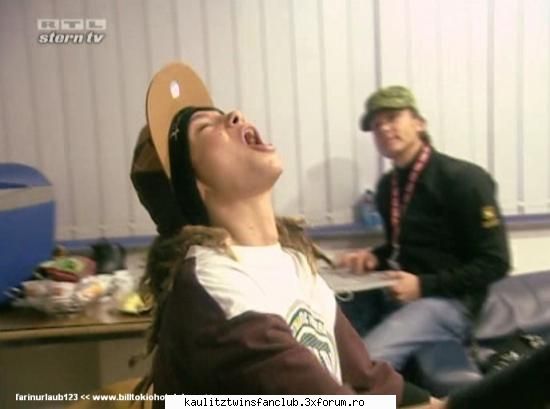 poze funny kei tokio hotel :d:d tom facand gargara